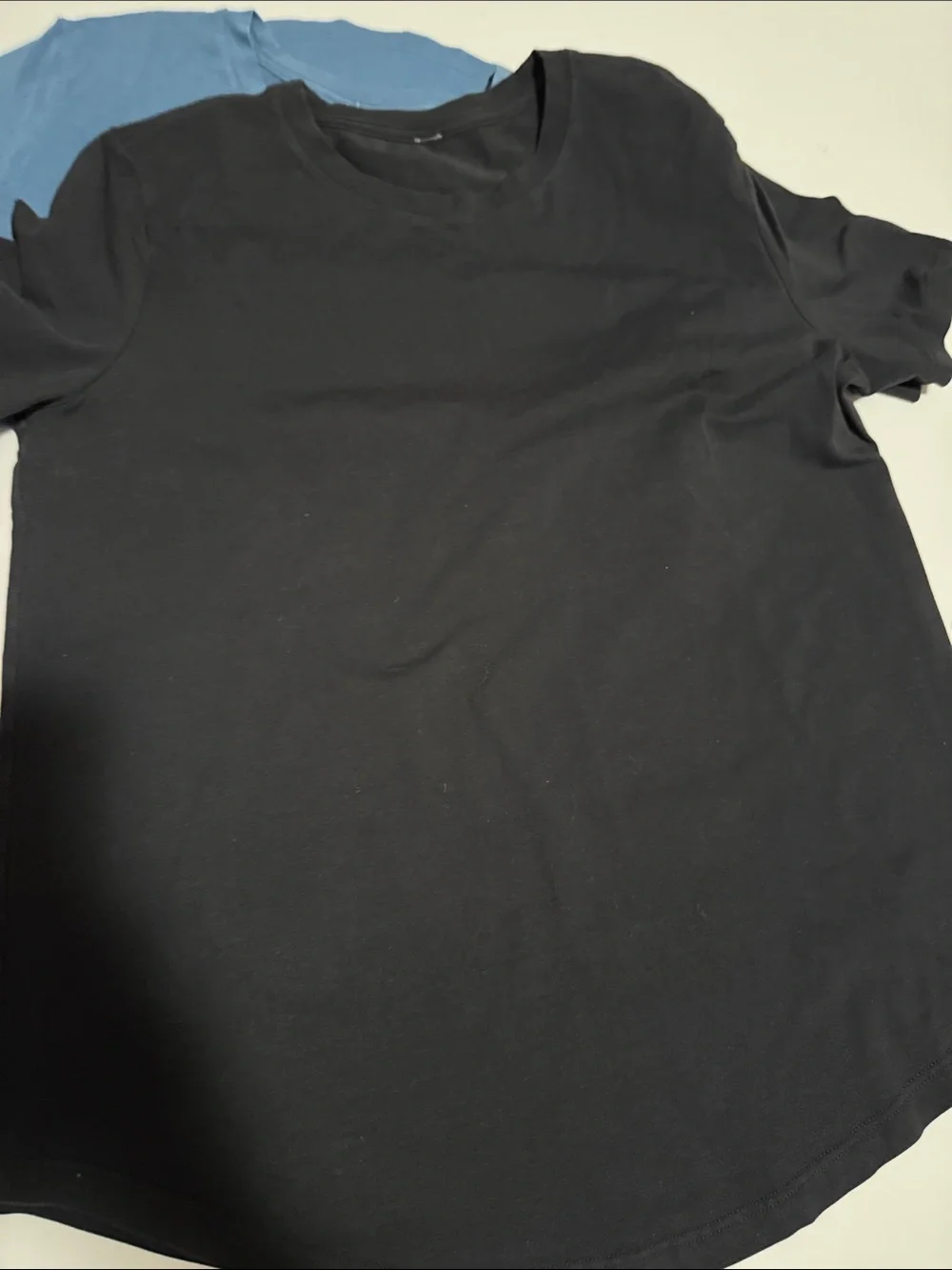 Lululemon t shirt lot 4 size 6